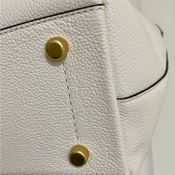 $325 NEW! COACH Luxe Pebbled Leather Medium Taylor Tote in Chalk - Picture 6 of 11